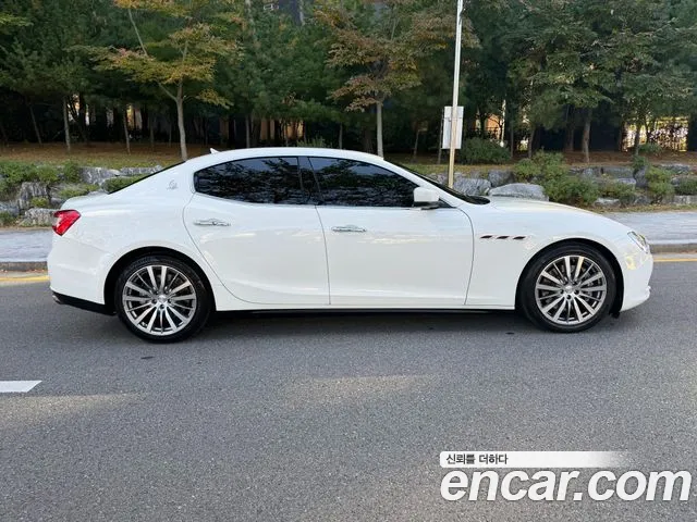 Maserati Ghibli 2015 thumb 7