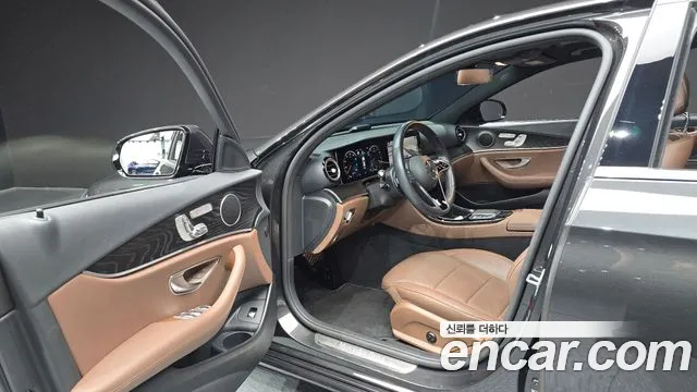 Mercedes-Benz E-Класс 2022 thumb 9