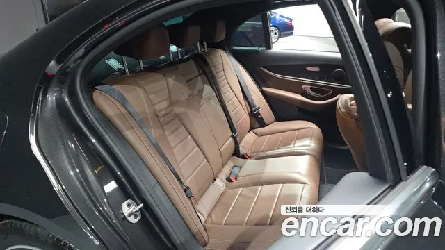 Mercedes-Benz E-Класс 2022 thumb 10