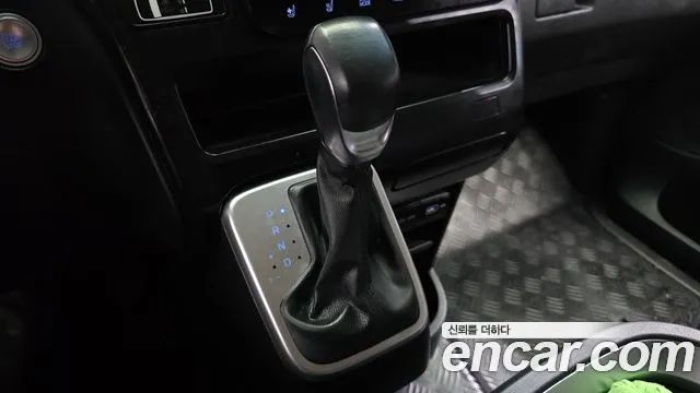 Hyundai Staria 2022 thumb 9