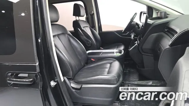Hyundai Staria 2022 thumb 11