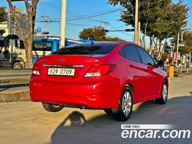 Hyundai Accent 2015 thumb 4