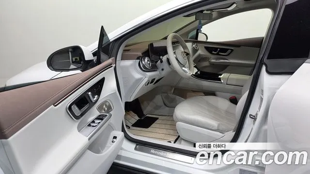 Mercedes-Benz EQE 2023 thumb 9