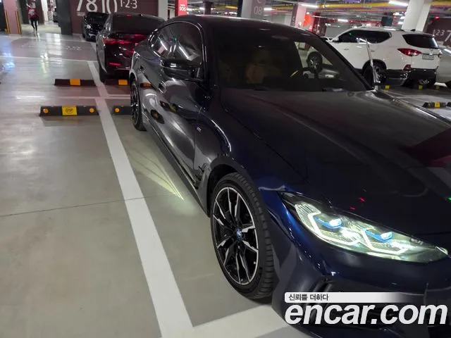 BMW i4 2022 thumb 2