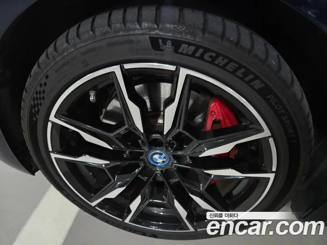 BMW i4 2022 thumb 8