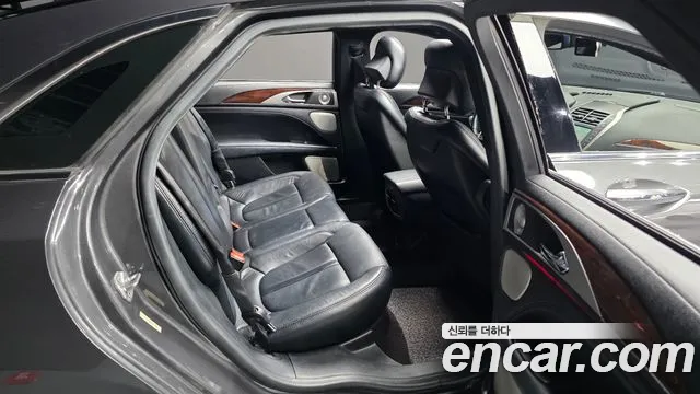 Lincoln MKZ 2017 thumb 11
