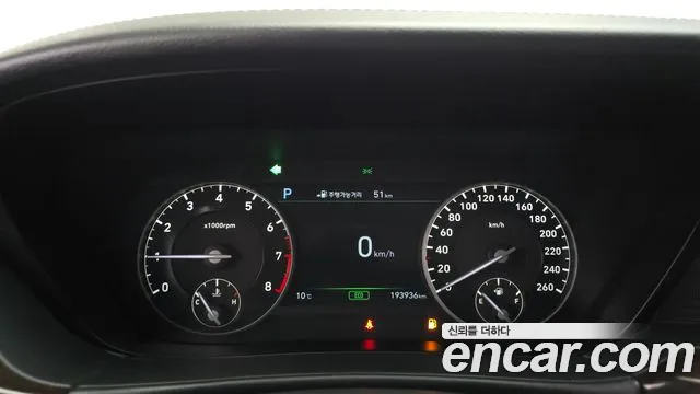 Genesis G90 2016 thumb 8