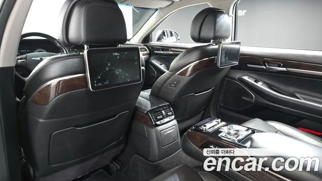 Genesis G90 2016 thumb 11