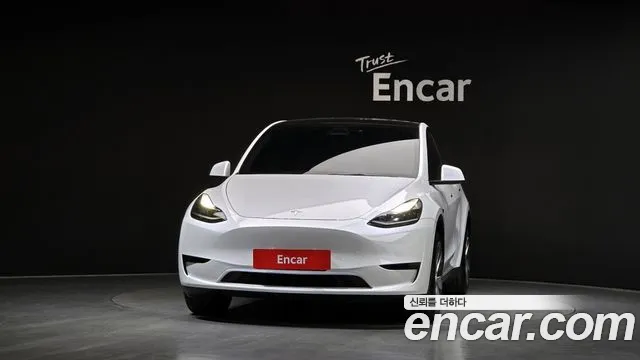 Tesla Model Y 2023 thumb 3