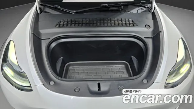 Tesla Model Y 2023 thumb 6