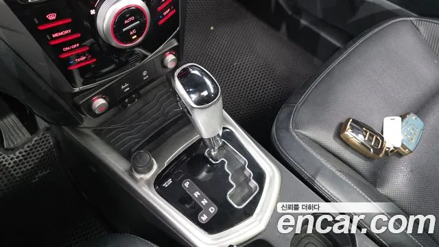 KG_Mobility_Ssangyong TIBOLI 2015 thumb 9