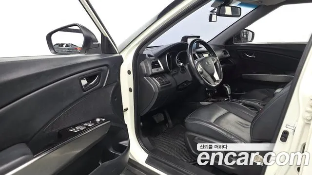 KG_Mobility_Ssangyong TIBOLI 2015 thumb 10