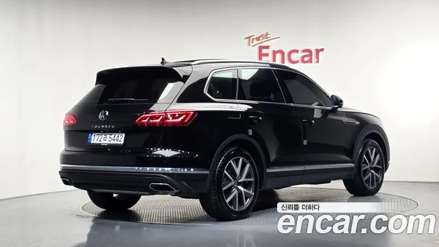 Volkswagen Touareg 2023 thumb 2
