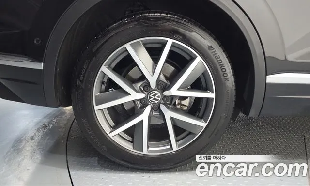 Volkswagen Touareg 2023 thumb 5