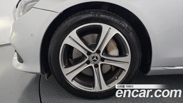 Mercedes-Benz E-Класс 2016 thumb 5