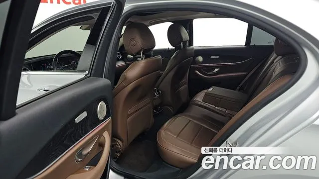 Mercedes-Benz E-Класс 2016 thumb 12
