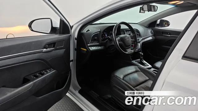 Hyundai Avante 2015 thumb 10