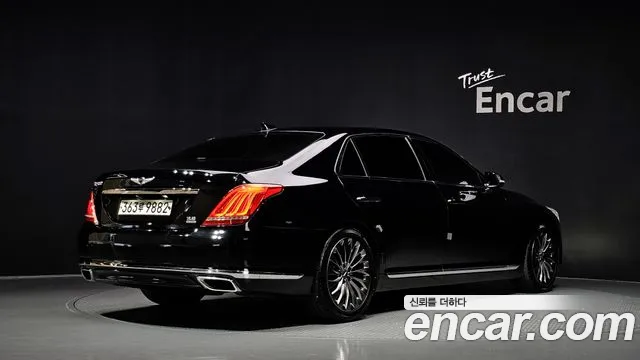 Genesis G90 2016 thumb 2
