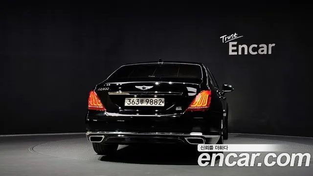 Genesis G90 2016 thumb 4