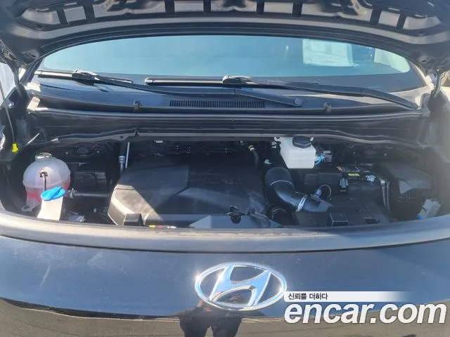 Hyundai Staria 2023 thumb 6