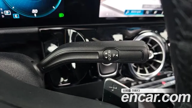 Mercedes-Benz EQA 2021 thumb 9