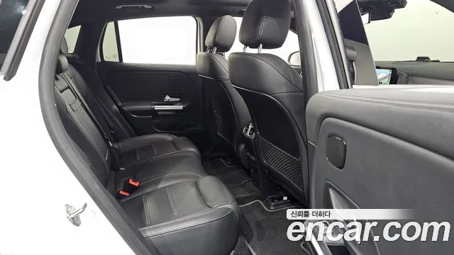 Mercedes-Benz EQA 2021 thumb 12