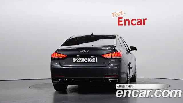 Genesis G80 2017 thumb 4