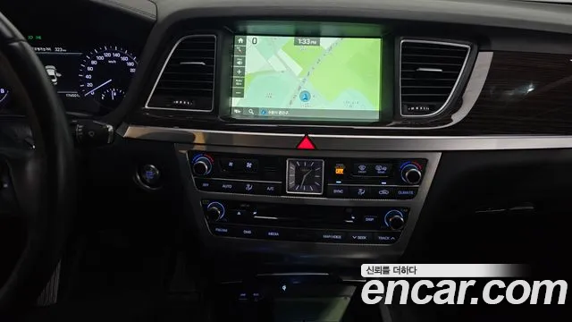 Genesis G80 2017 thumb 12