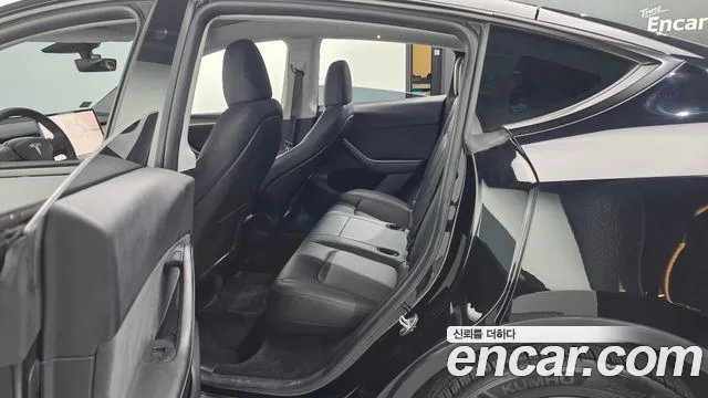 Tesla Model Y 2023 thumb 11