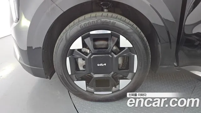 Kia Carnival 2024 thumb 5