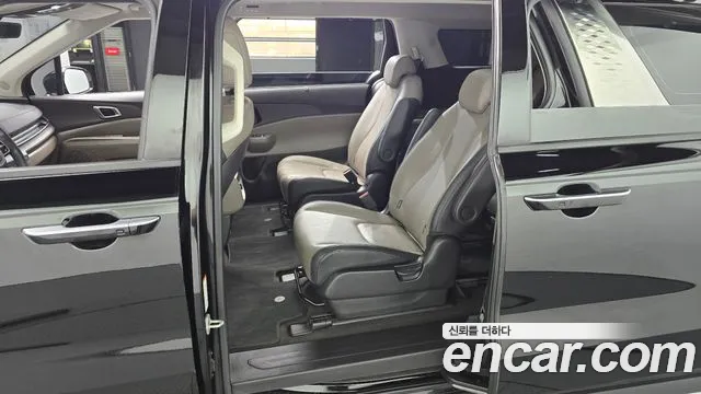 Kia Carnival 2024 thumb 11