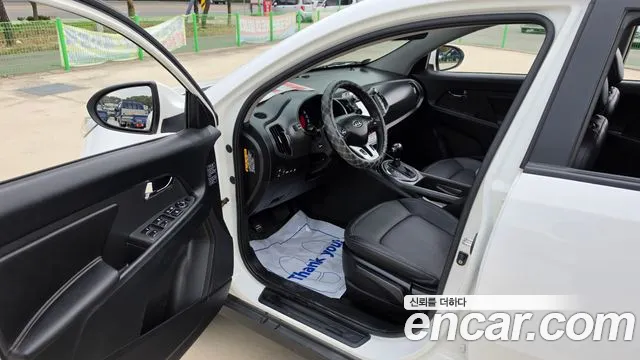 Kia Sportage 2011 thumb 10