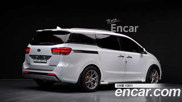 Kia Carnival 2015 thumb 2