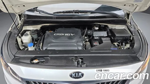 Kia Carnival 2015 thumb 6