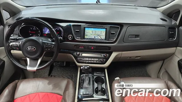 Kia Carnival 2015 thumb 7
