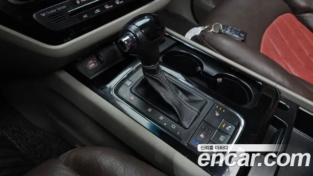 Kia Carnival 2015 thumb 9