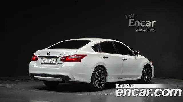 Nissan Altima 2018 thumb 2