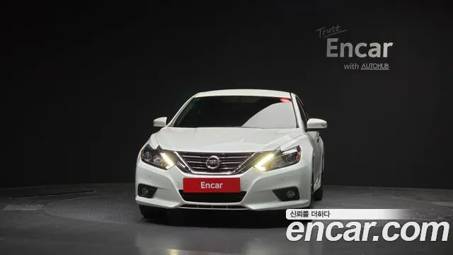 Nissan Altima 2018 thumb 3