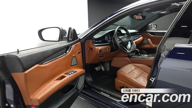 Maserati Quattroporte 2018 thumb 10