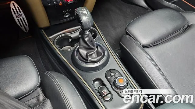 MINI Countryman 2018 thumb 9