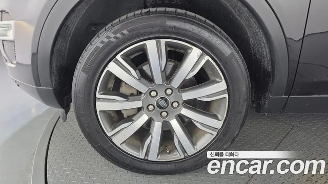 Land Rover Discovery Sport 2017 thumb 5