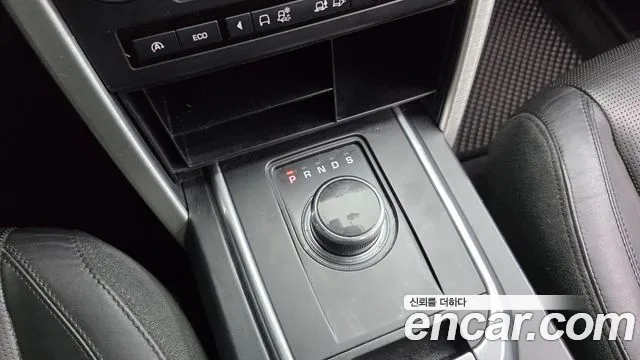 Land Rover Discovery Sport 2017 thumb 9