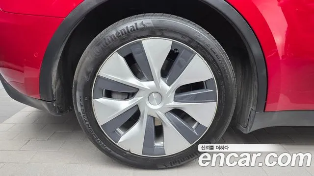 Tesla Model Y 2021 thumb 5