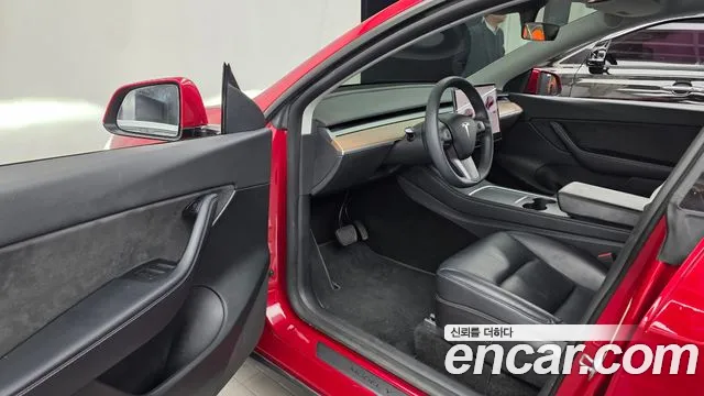 Tesla Model Y 2021 thumb 10