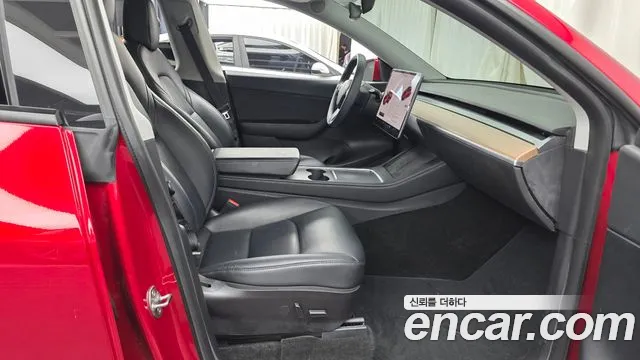 Tesla Model Y 2021 thumb 11