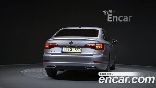 Volkswagen Jetta 2021 thumb 4