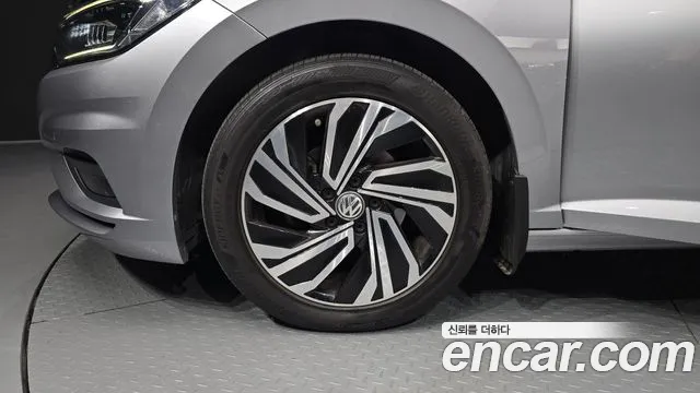 Volkswagen Jetta 2021 thumb 5