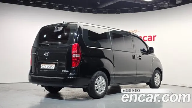 Hyundai Starex 2017 thumb 2