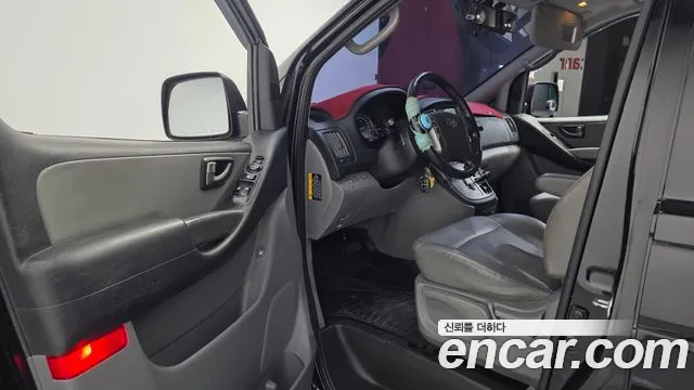 Hyundai Starex 2017 thumb 10