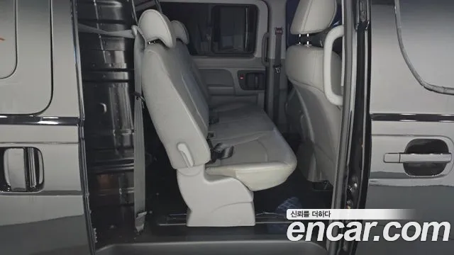 Hyundai Starex 2017 thumb 12